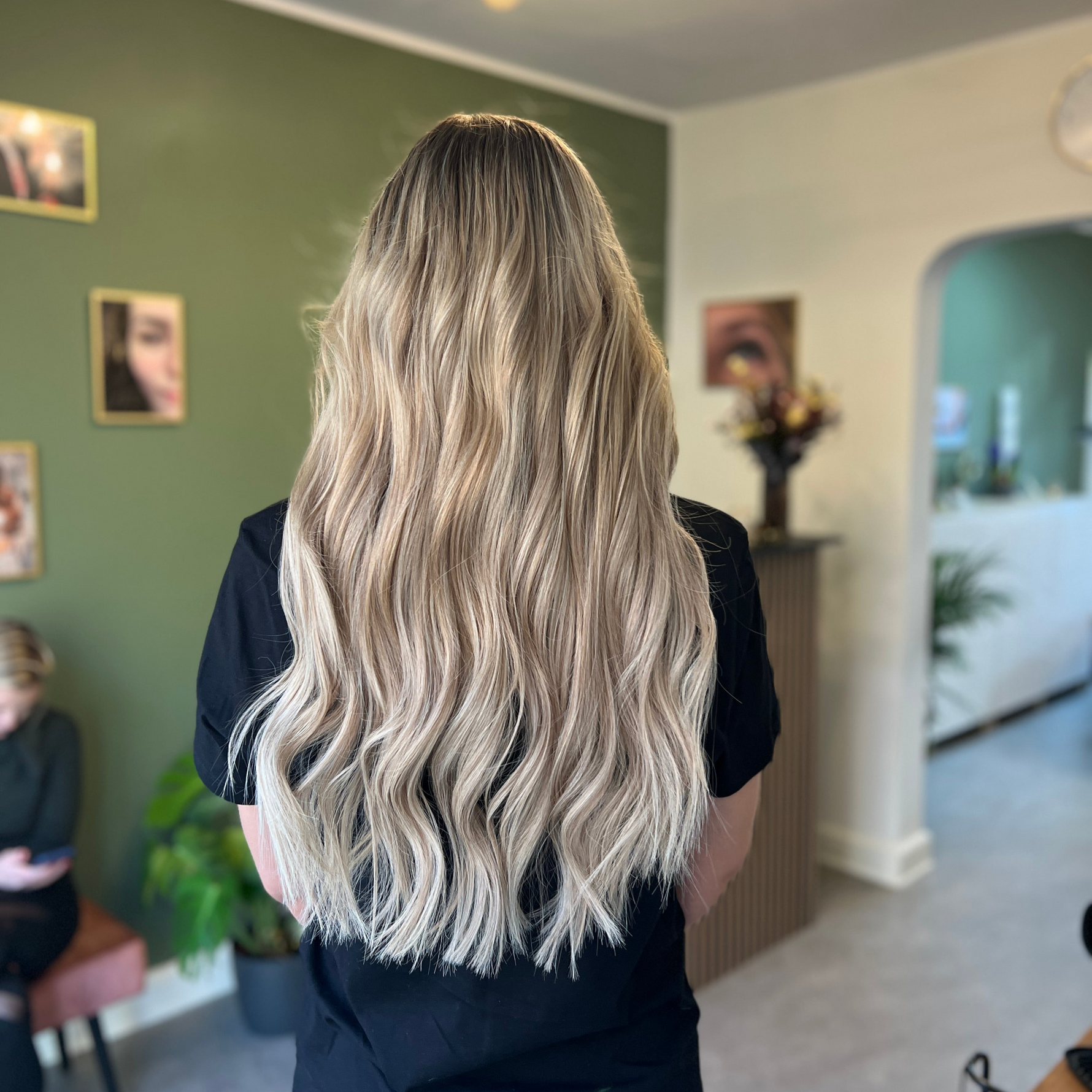 Alt du skal vide om hår-extensions: Metoder, pleje og holdbarhed