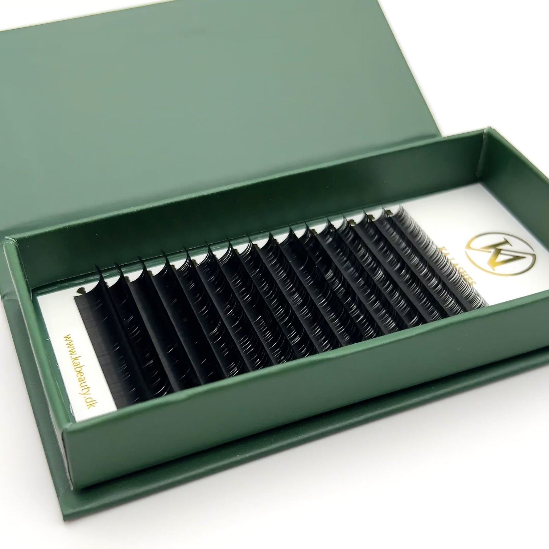 16 rækker sorte volume vipper – perfekt til volumen teknikker