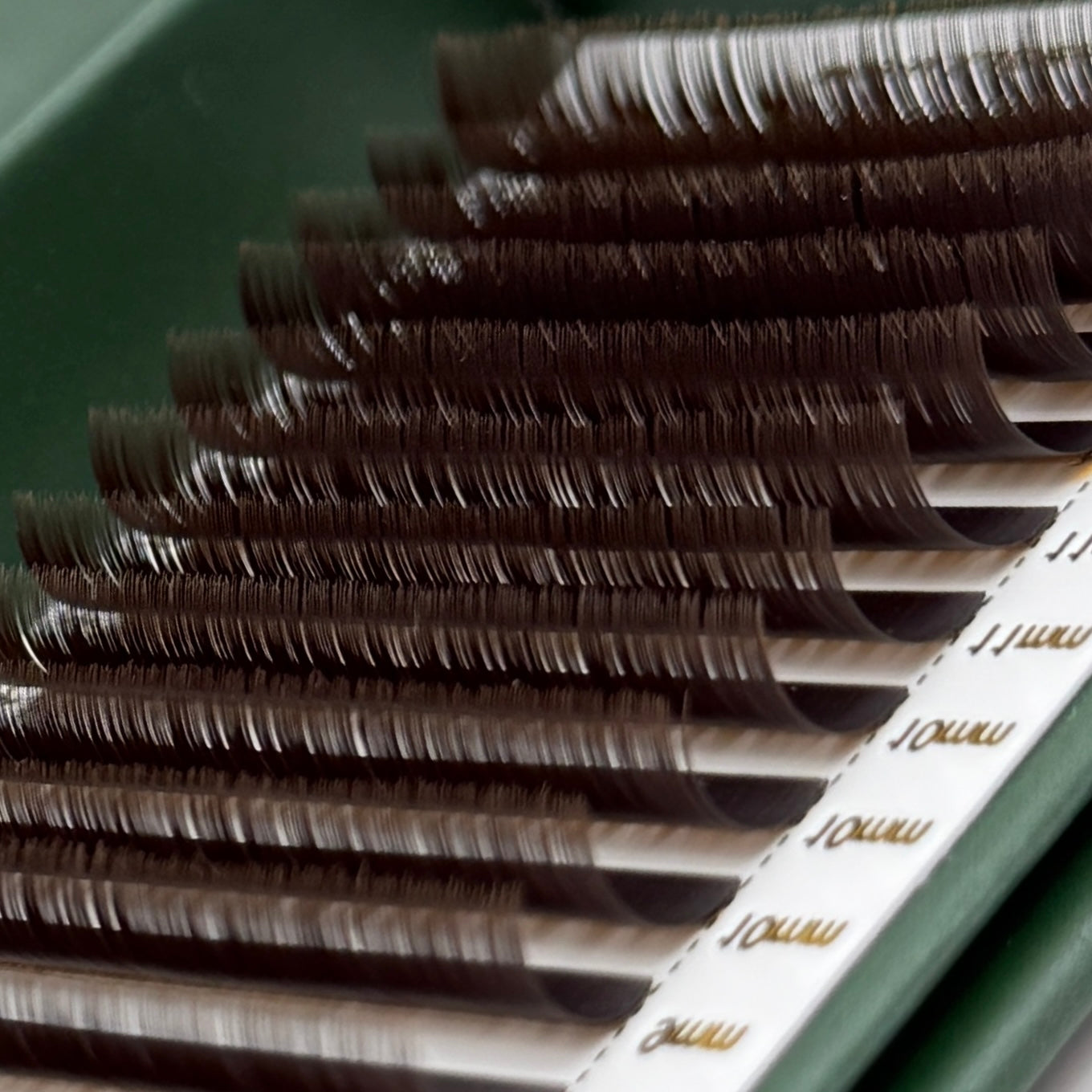 Sortbrune Volume Lashes 0,07